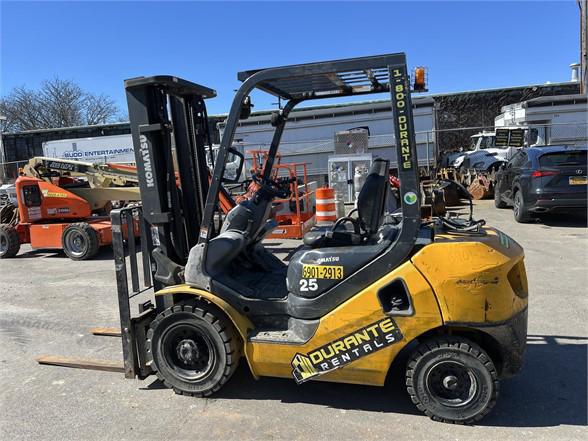 2017 Komatsu FG25T-16