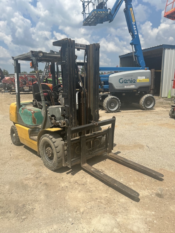2005 Komatsu FG25T-16