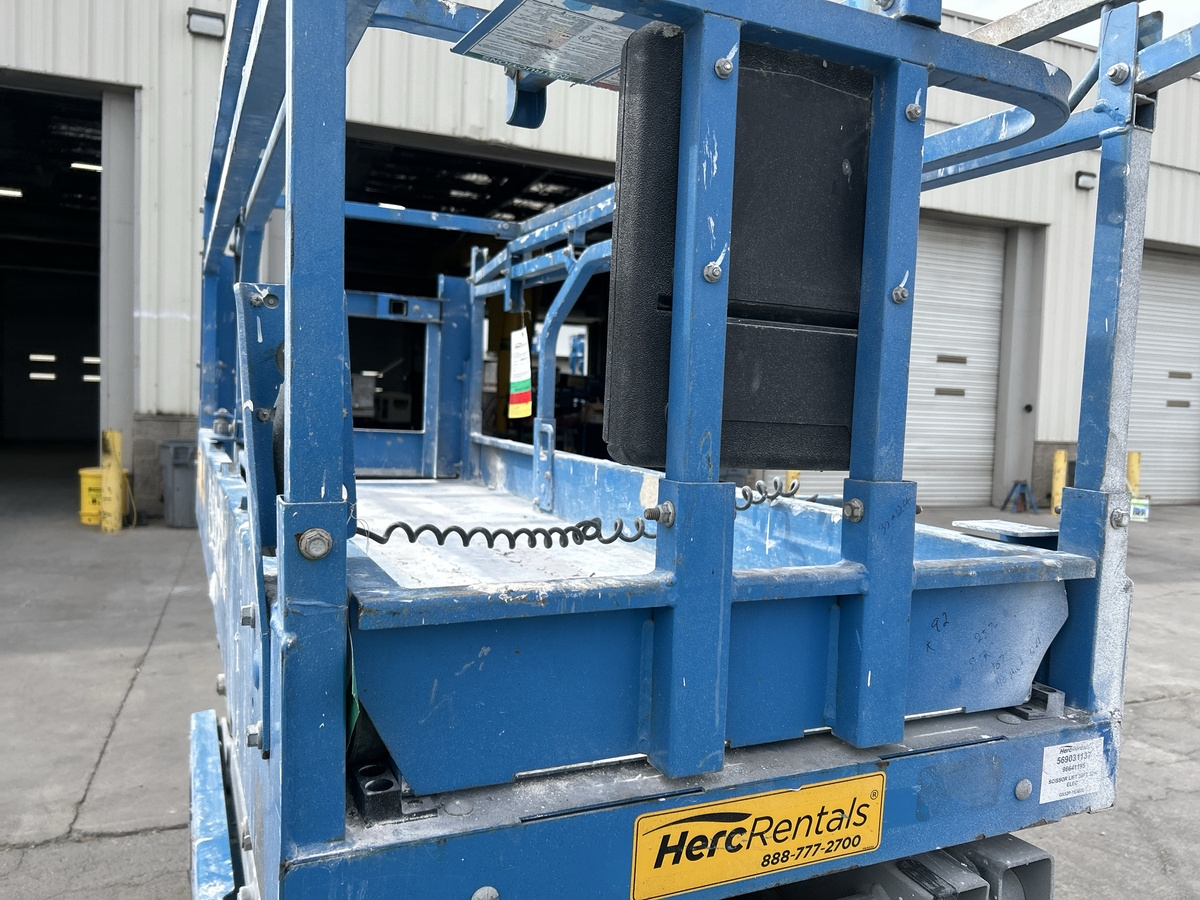 2018 Genie GS-3232-19