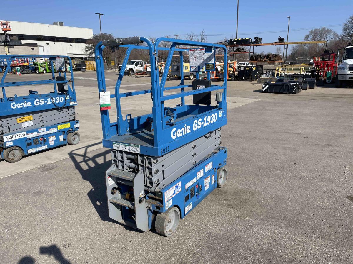2017 Genie GS-1930