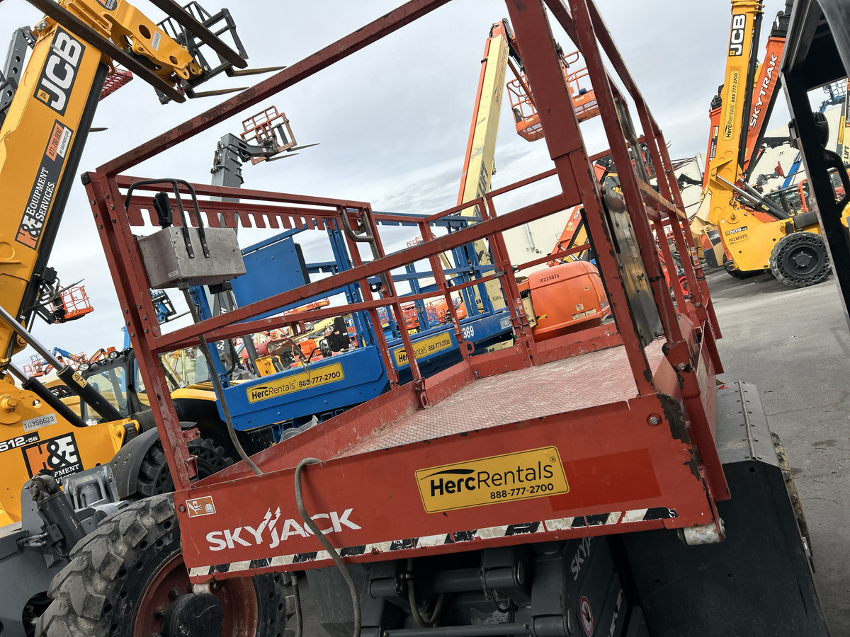 2018 Skyjack SJ-6826RT-6
