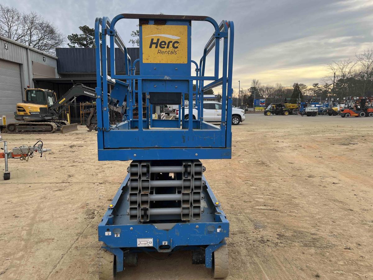 2018 Genie GS-3246