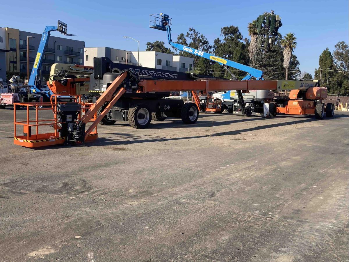 2017 JLG 1200SJP