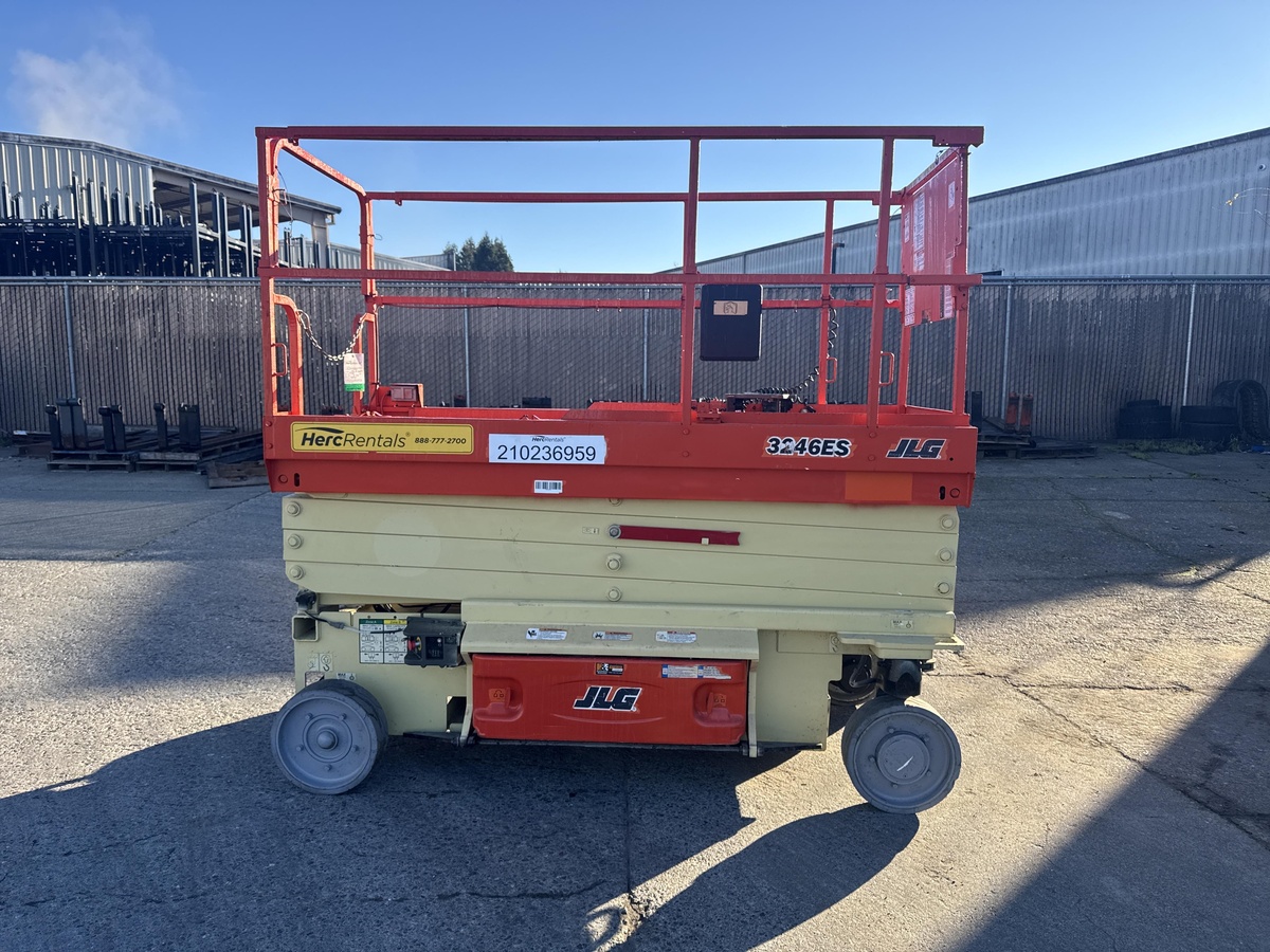 2018 JLG 3246ES-3