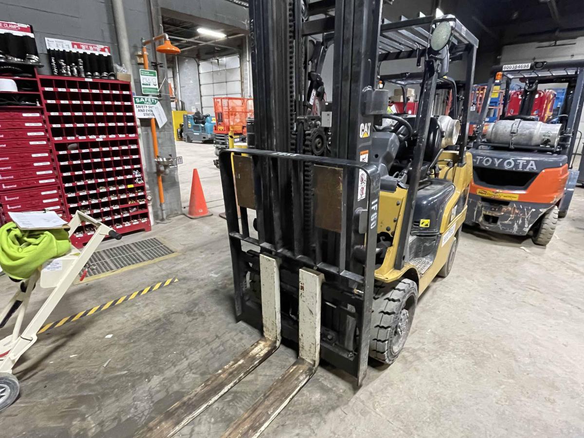 2020 CAT 2C6000