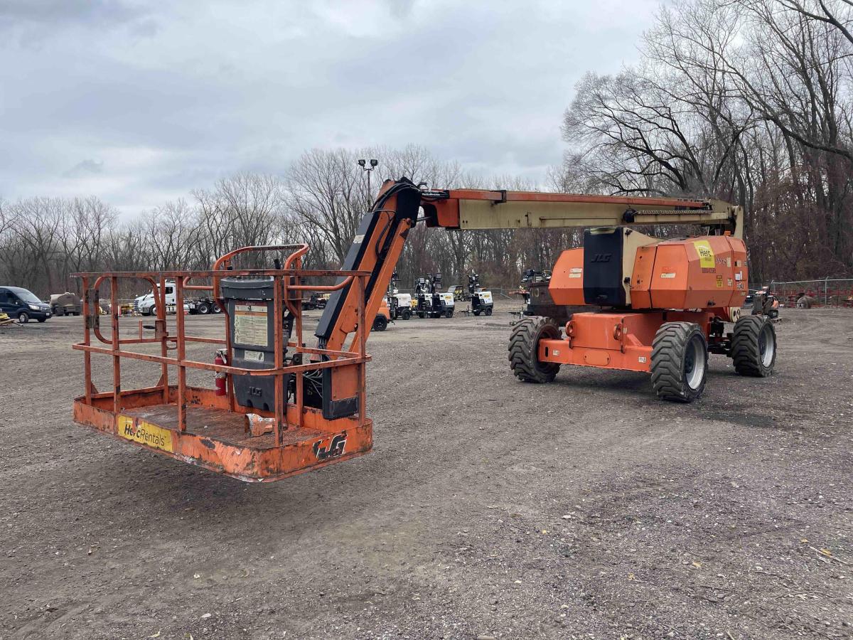 2015 JLG 800AJ