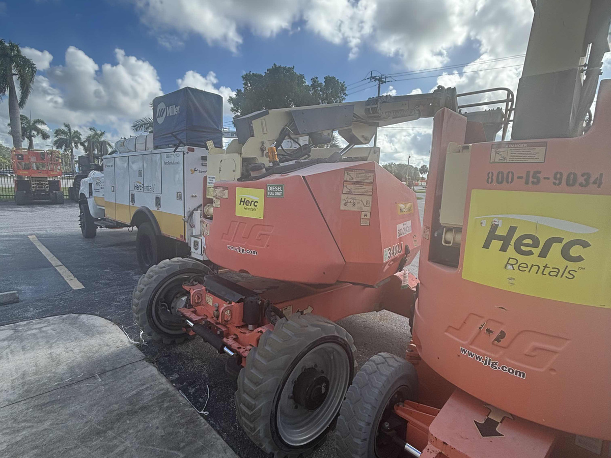 2018 JLG H340AJ-2