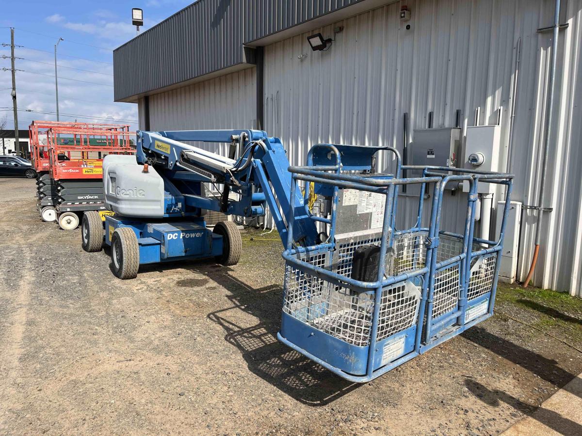 2013 Genie Z-45/25