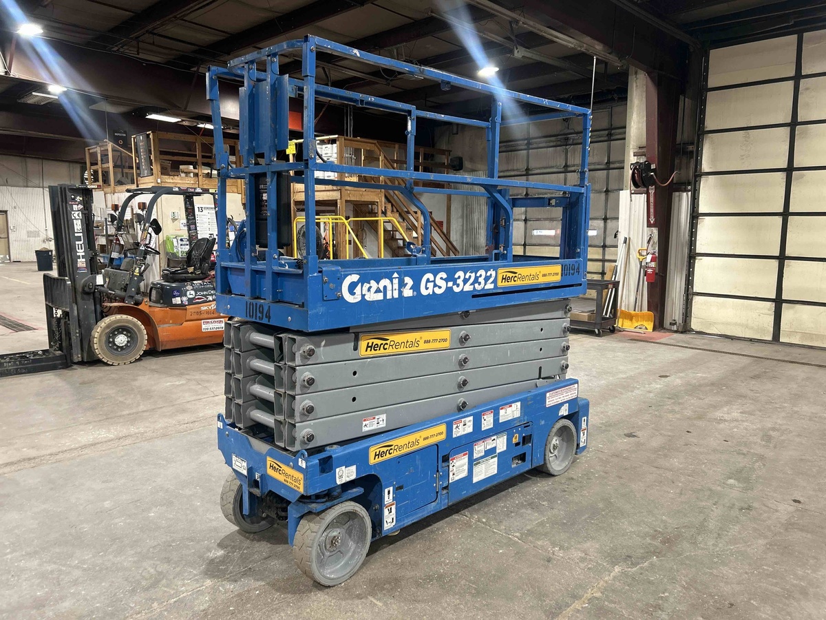 2017 Genie GS-3232-4