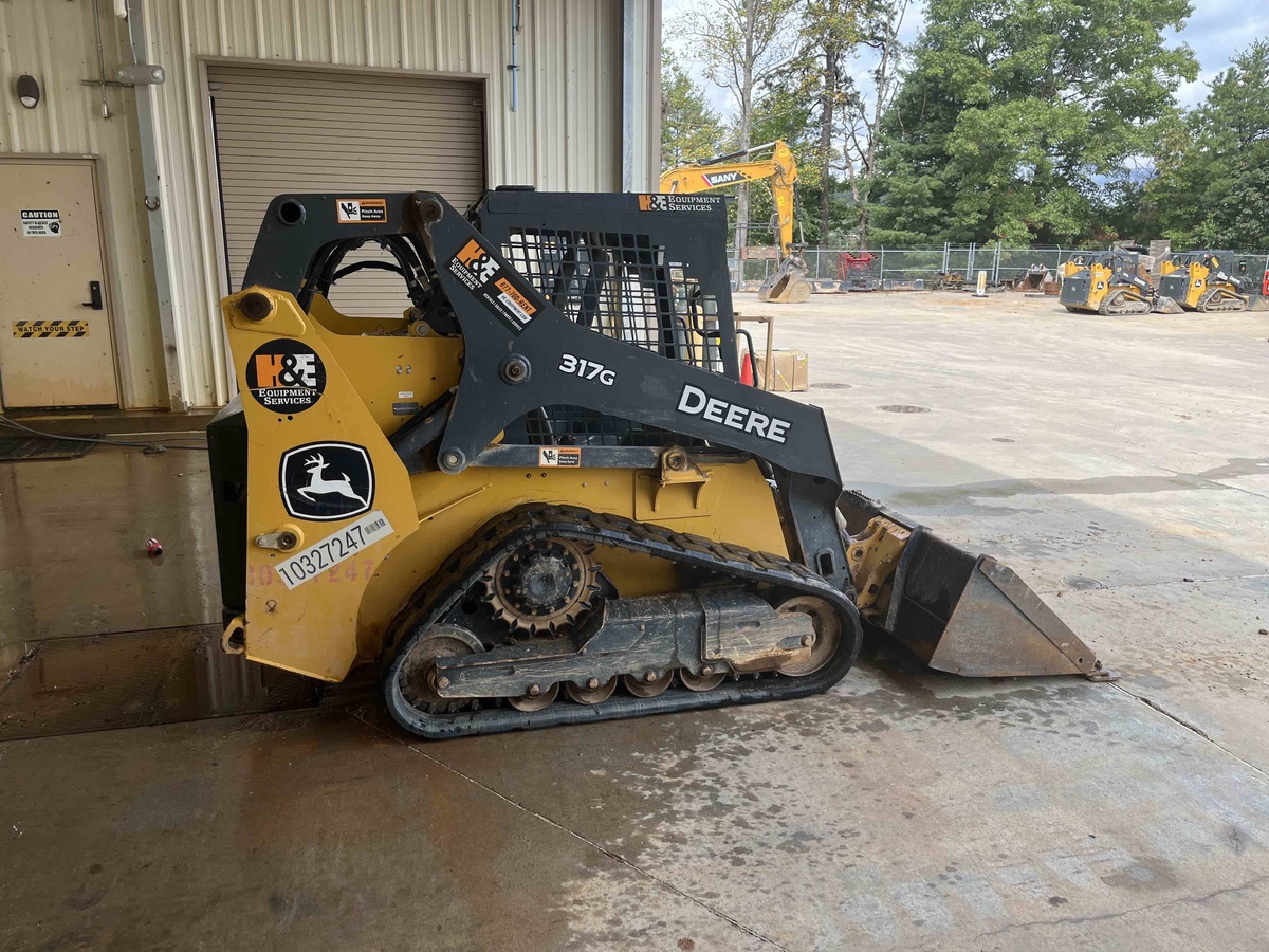 2021 John Deere 317G-2