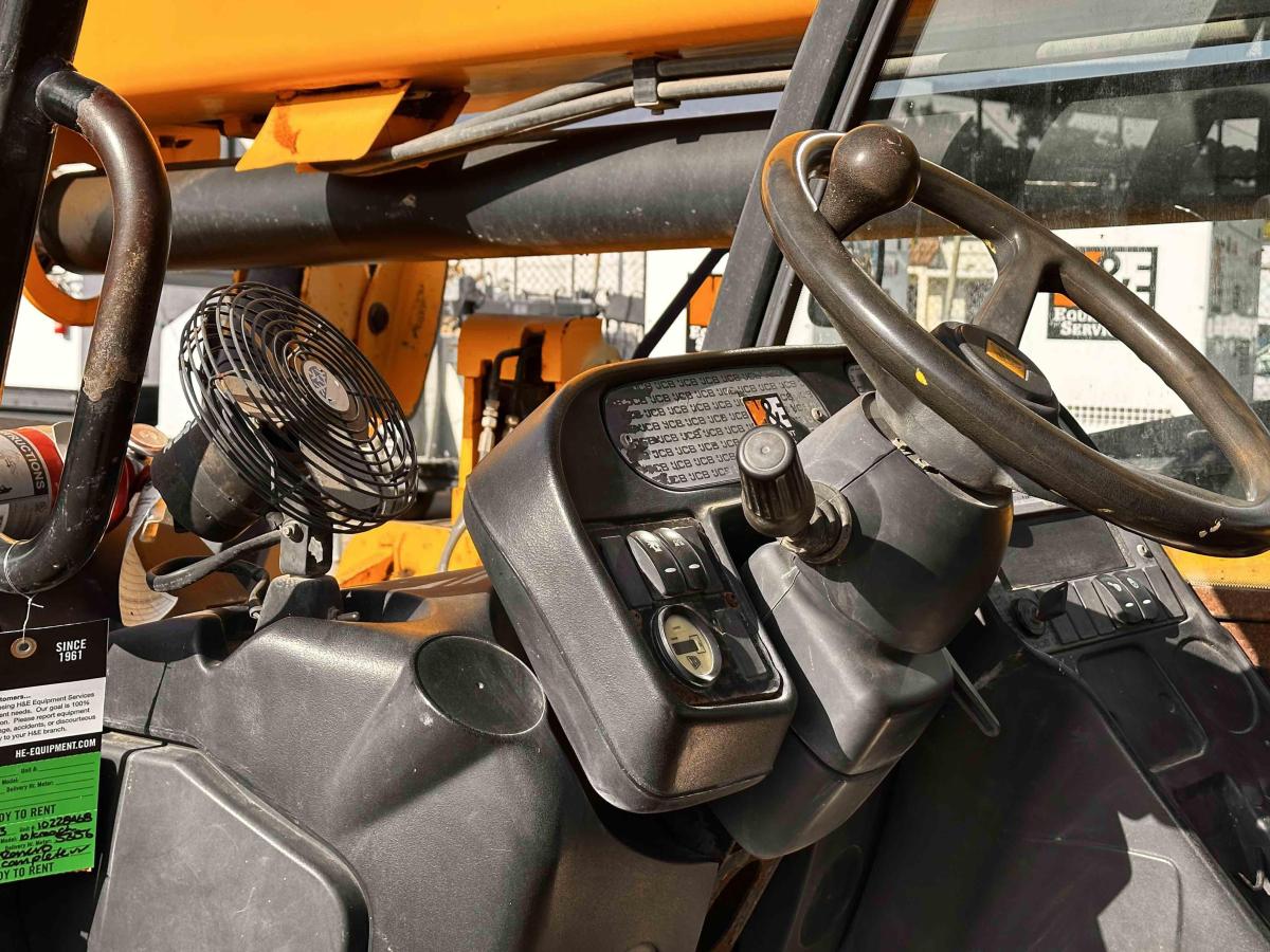 2017 JCB 510-56