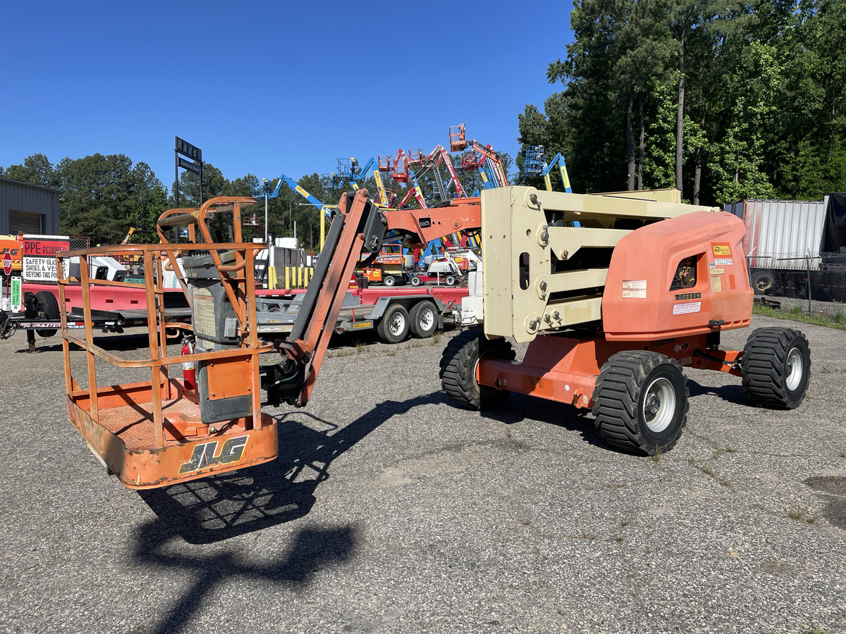 2017 JLG 450AJ-2
