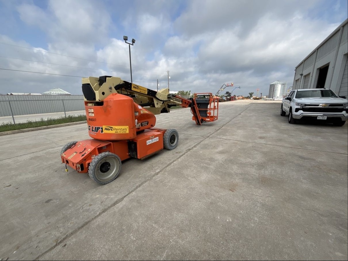 2018 JLG E400AJPN-3