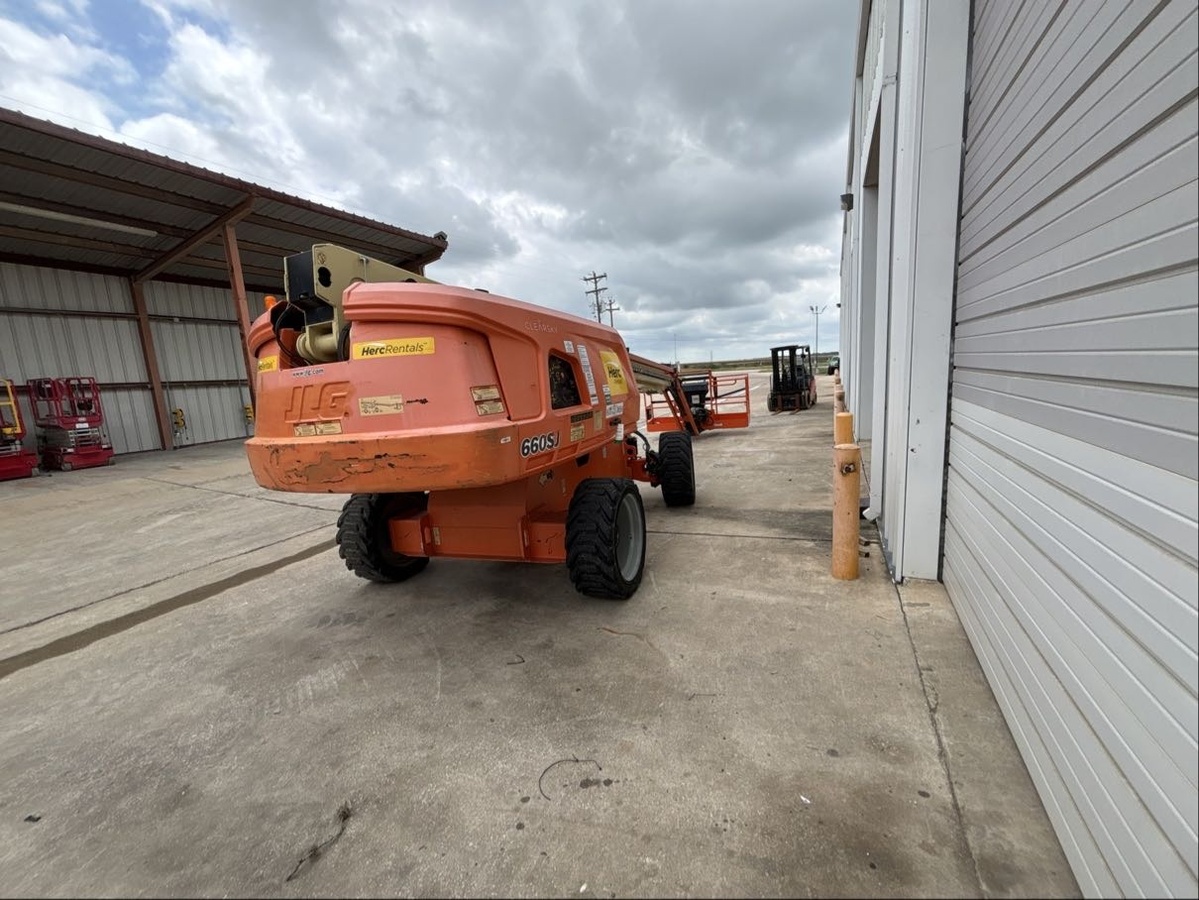 2018 JLG 660SJ
