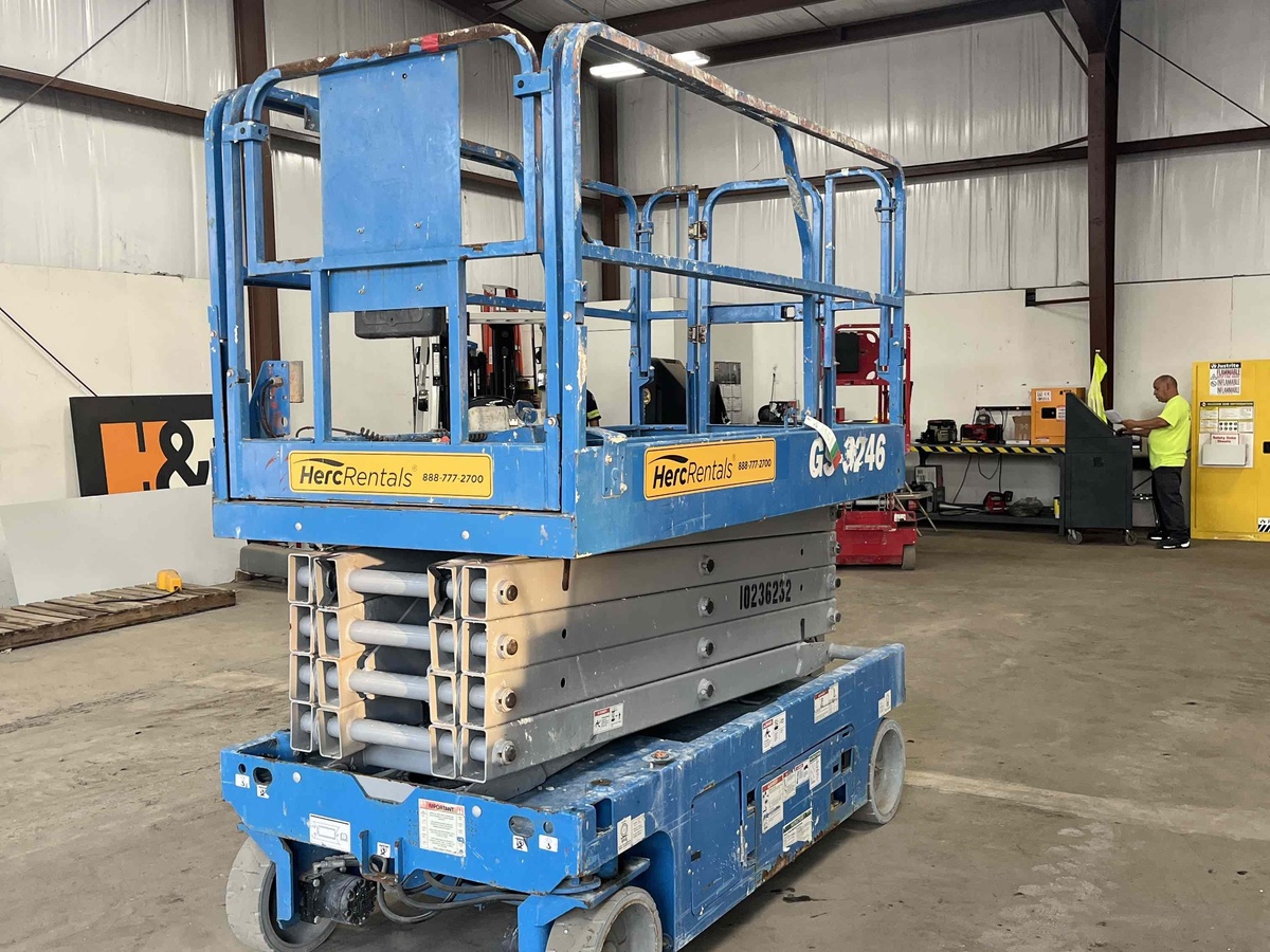 2018 Genie GS-3246