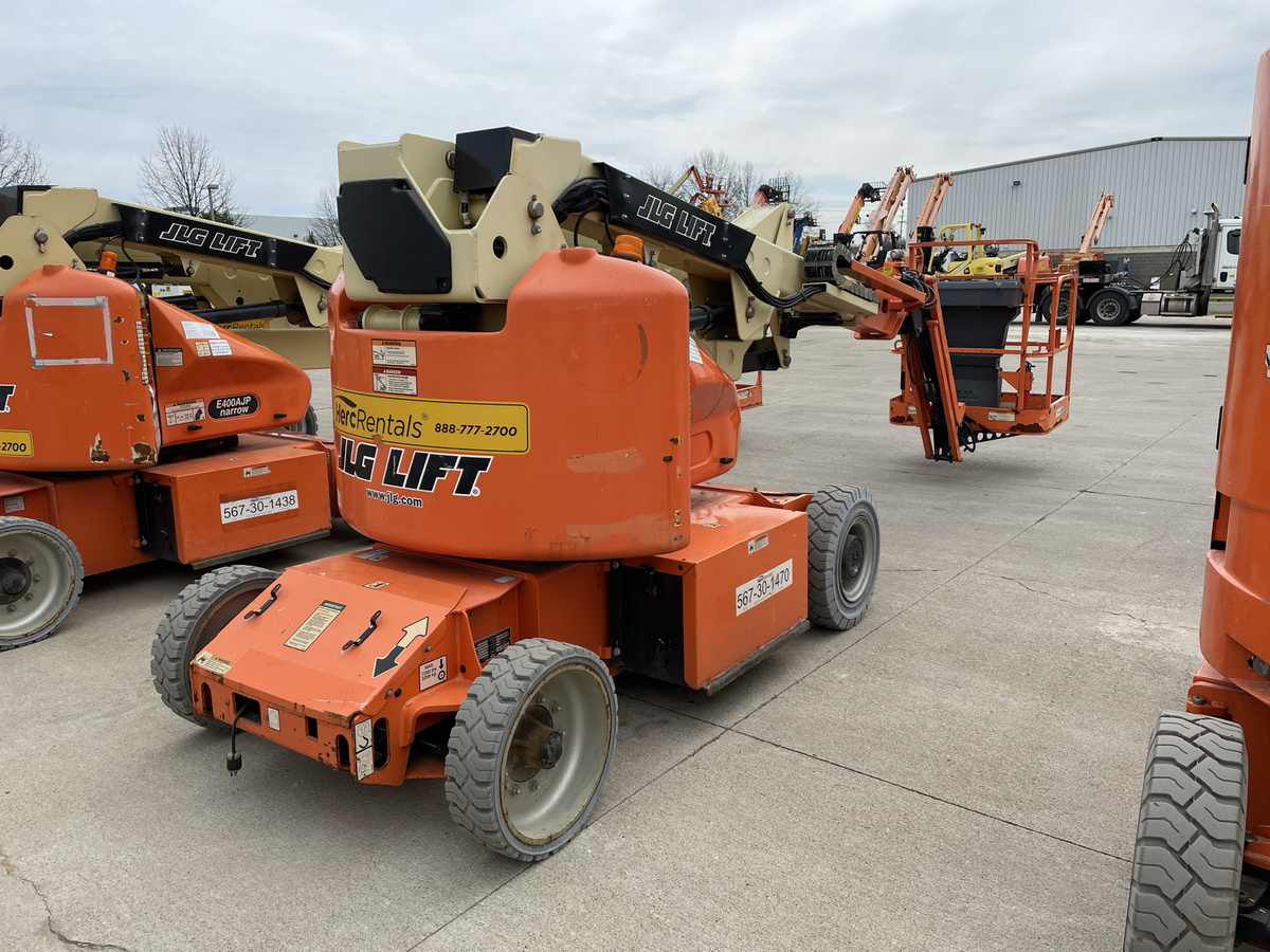 2016 JLG E400AJPN-2