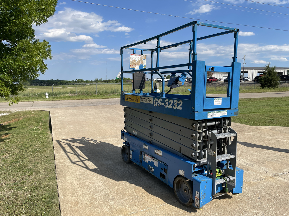 2018 Genie GS-3232-12