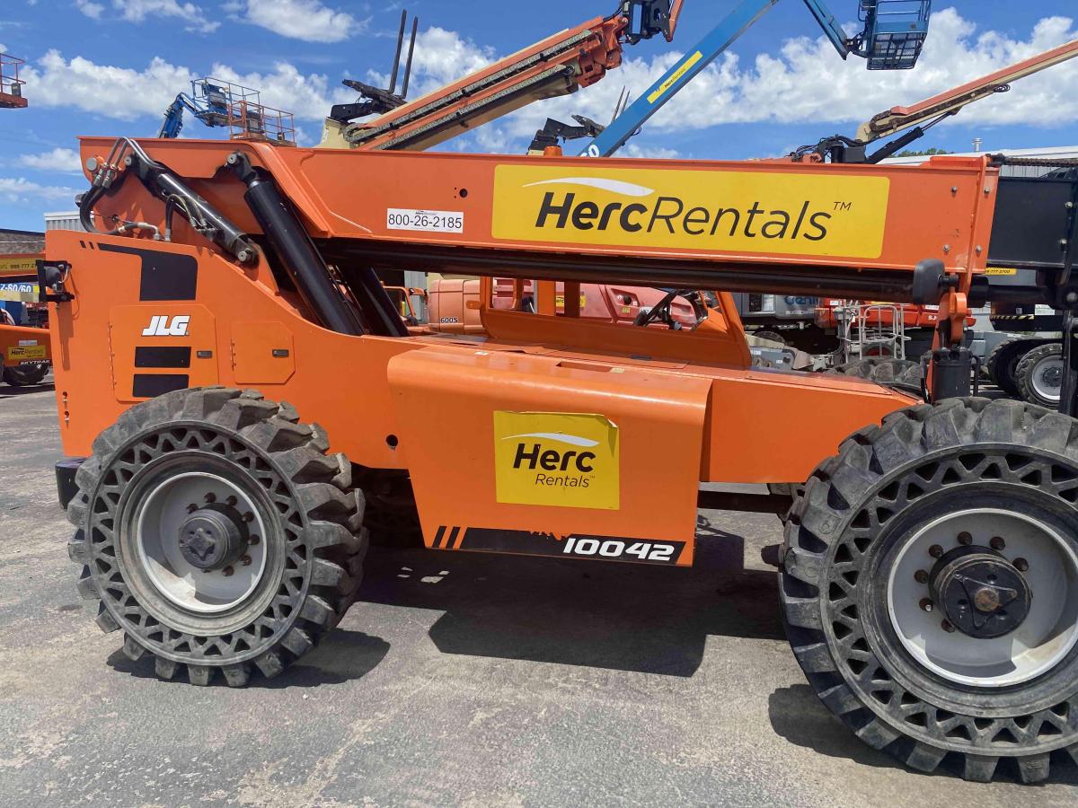 2019 SkyTrak 10042