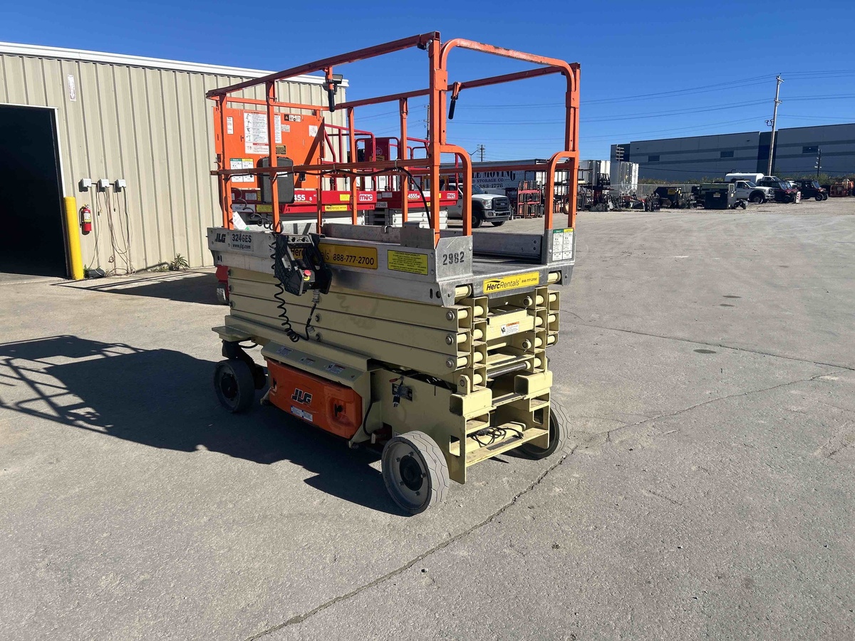2014 JLG 3246ES-2