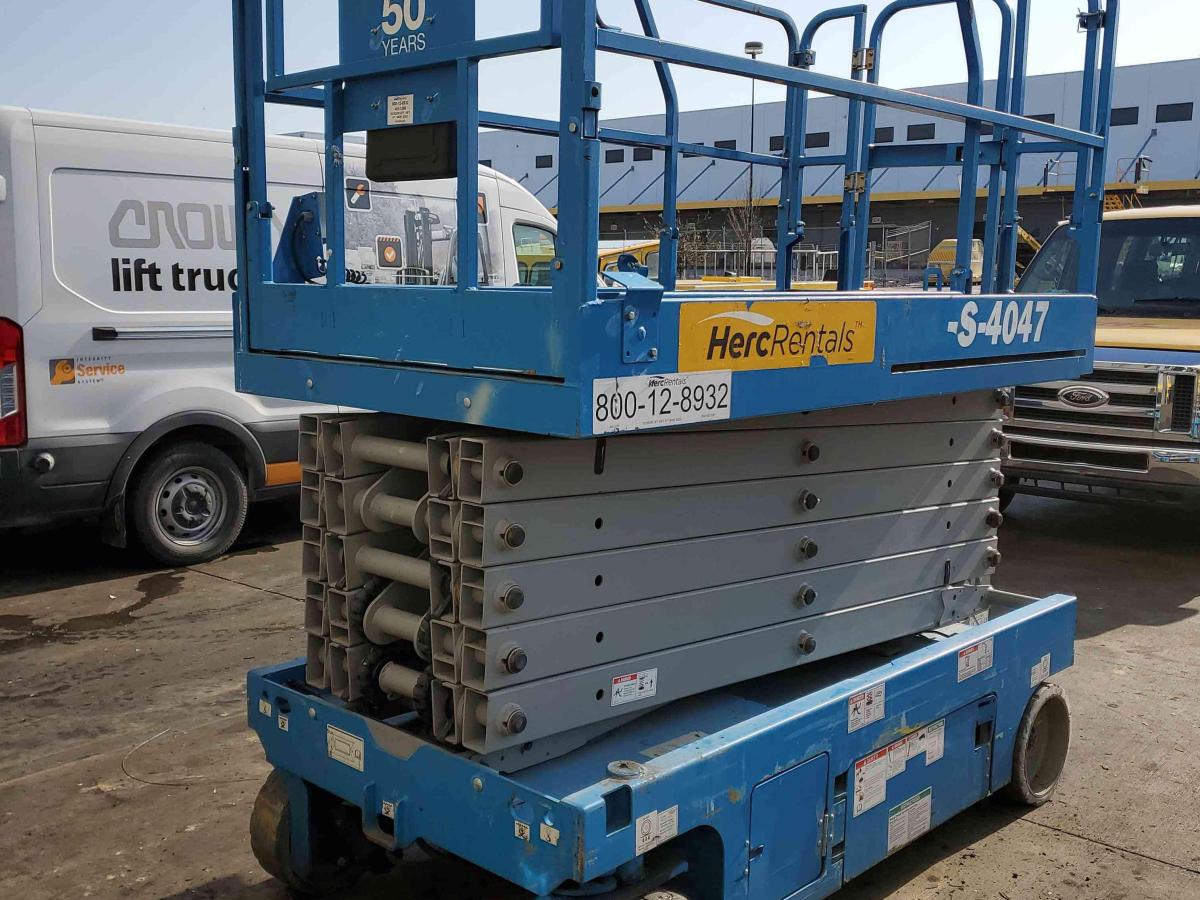 2016 Genie GS-4047