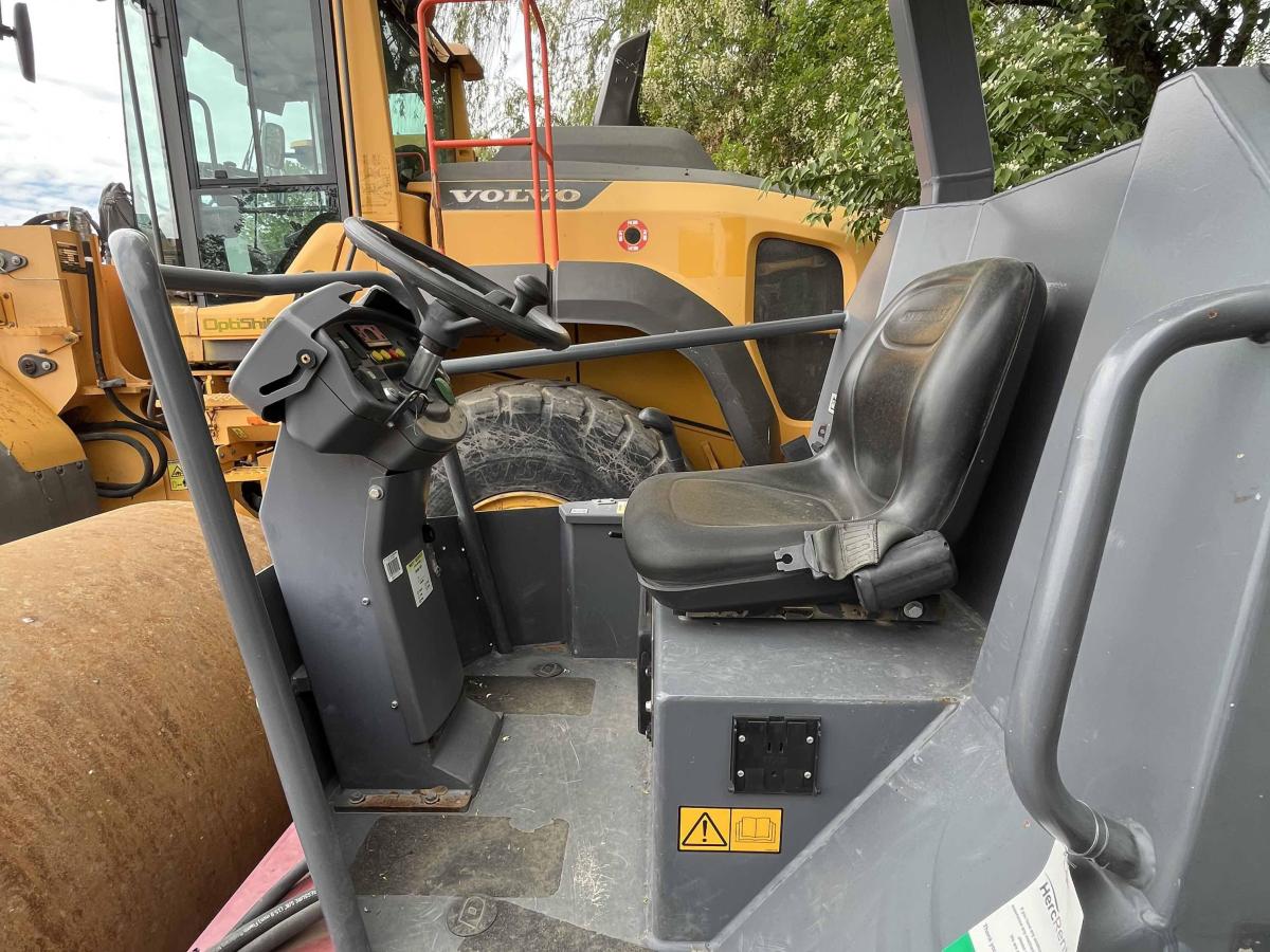 2018 Dynapac CA1400D