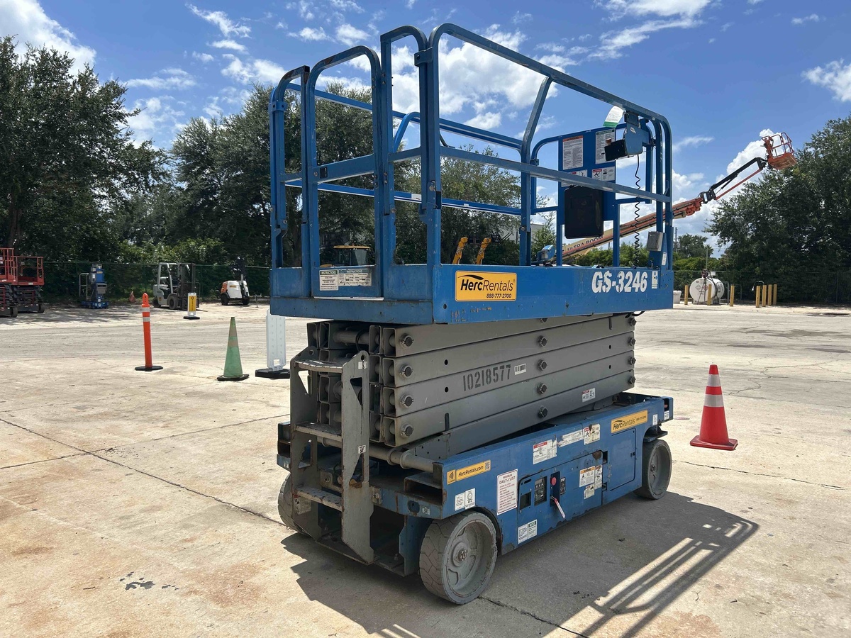 2017 Genie GS-3246-3