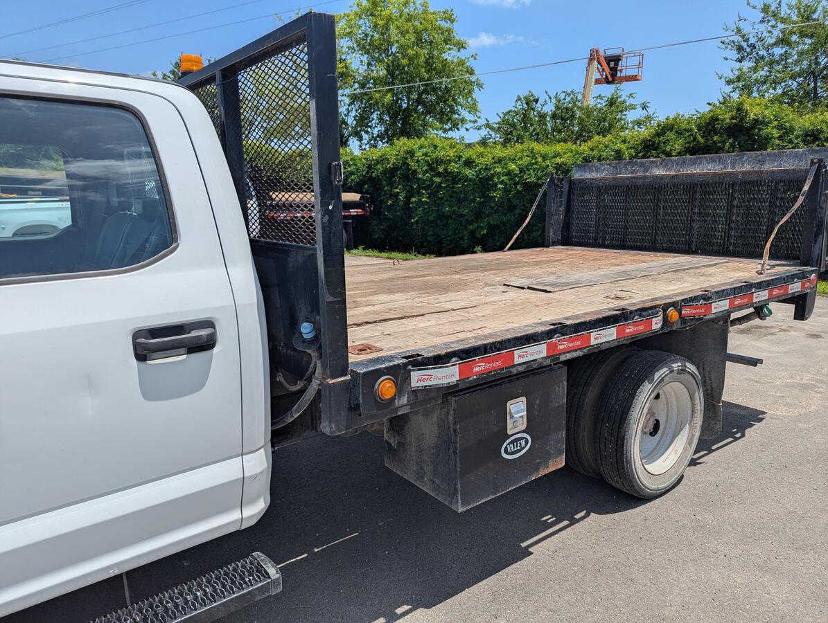 2017 Ford F550-3