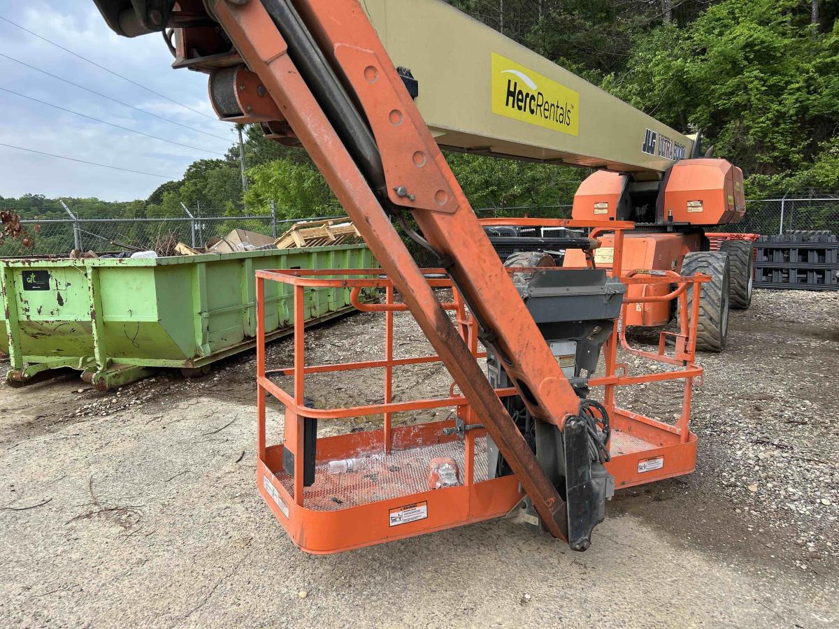 2017 JLG 1350SJP