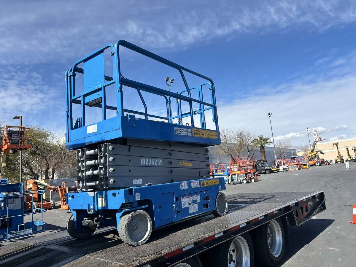 2018 Genie GS-3246-4