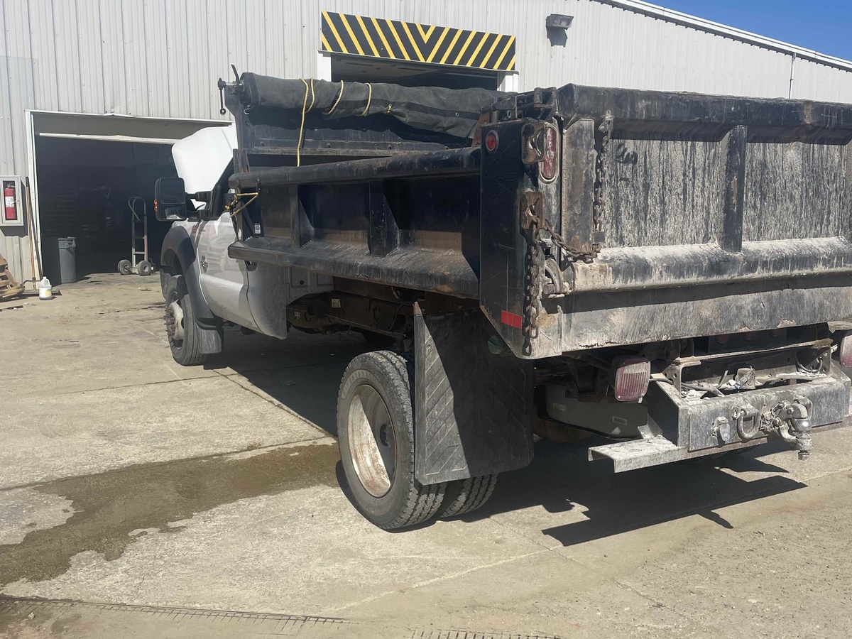 2016 Ford F550-11