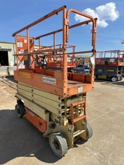 2017 JLG 2632ES-3