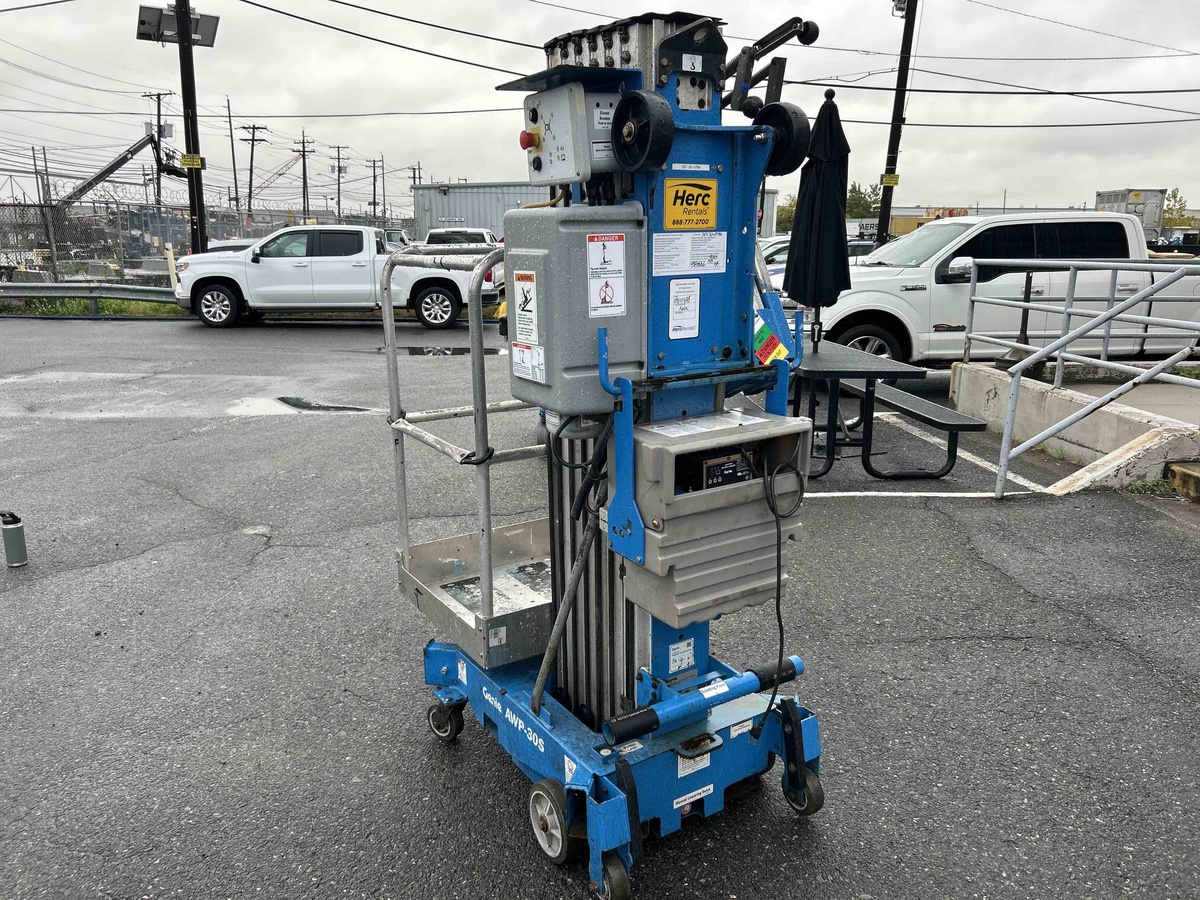 2018 Genie AWP-30S-2