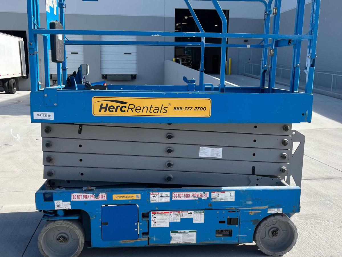 2018 Genie GS-3246-4