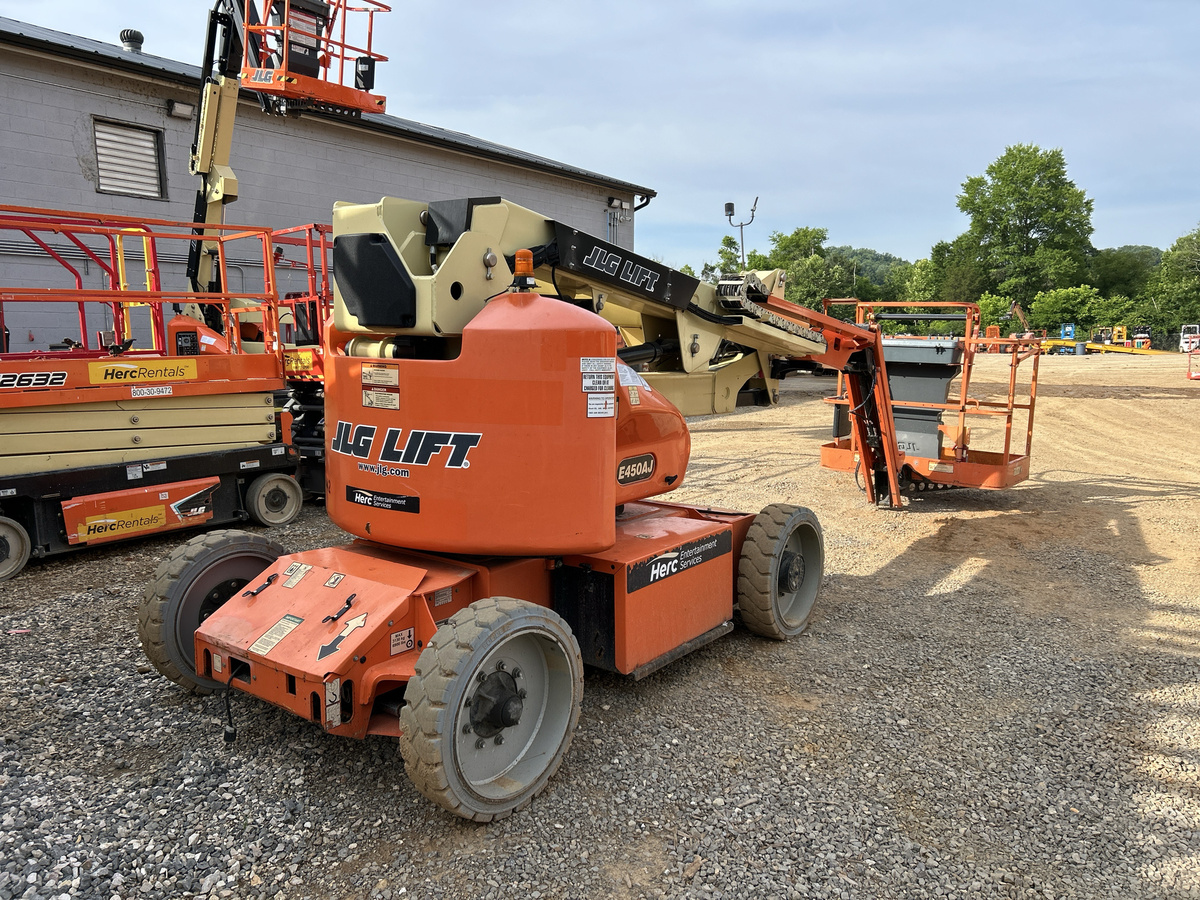 2018 JLG E450AJ-4