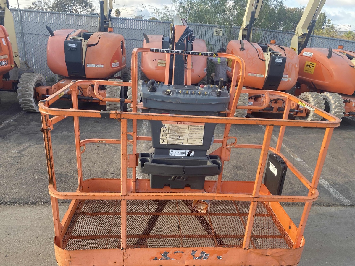 2007 JLG 600AJN Narrow