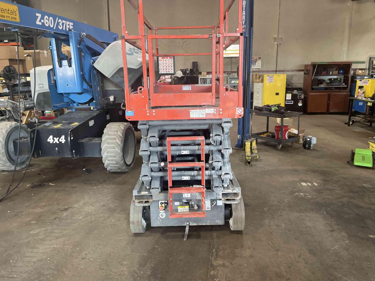 2017 Skyjack SJ4740