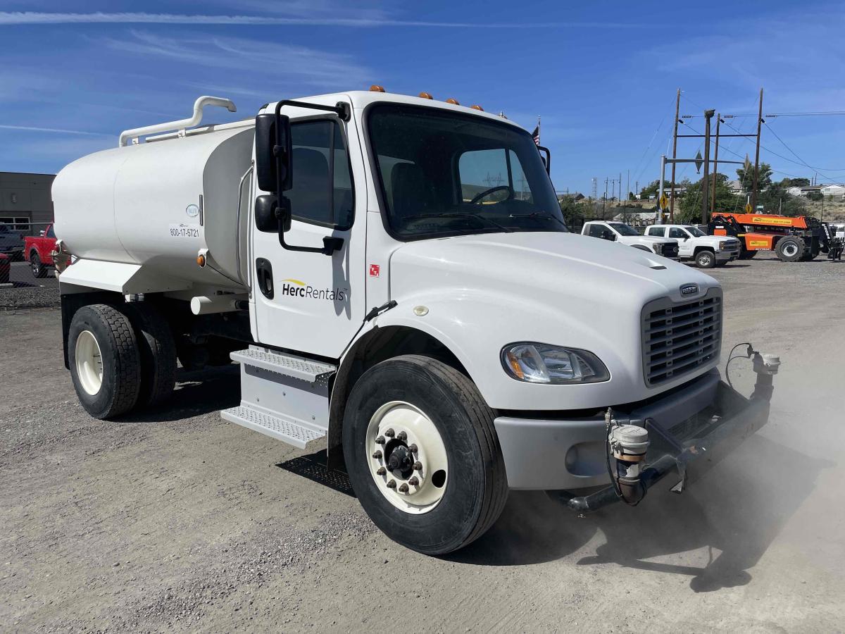 2018 Freightliner M2106-1