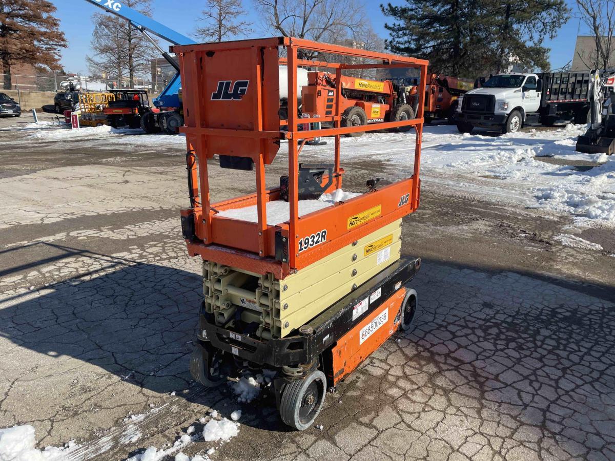 2018 JLG 1932R