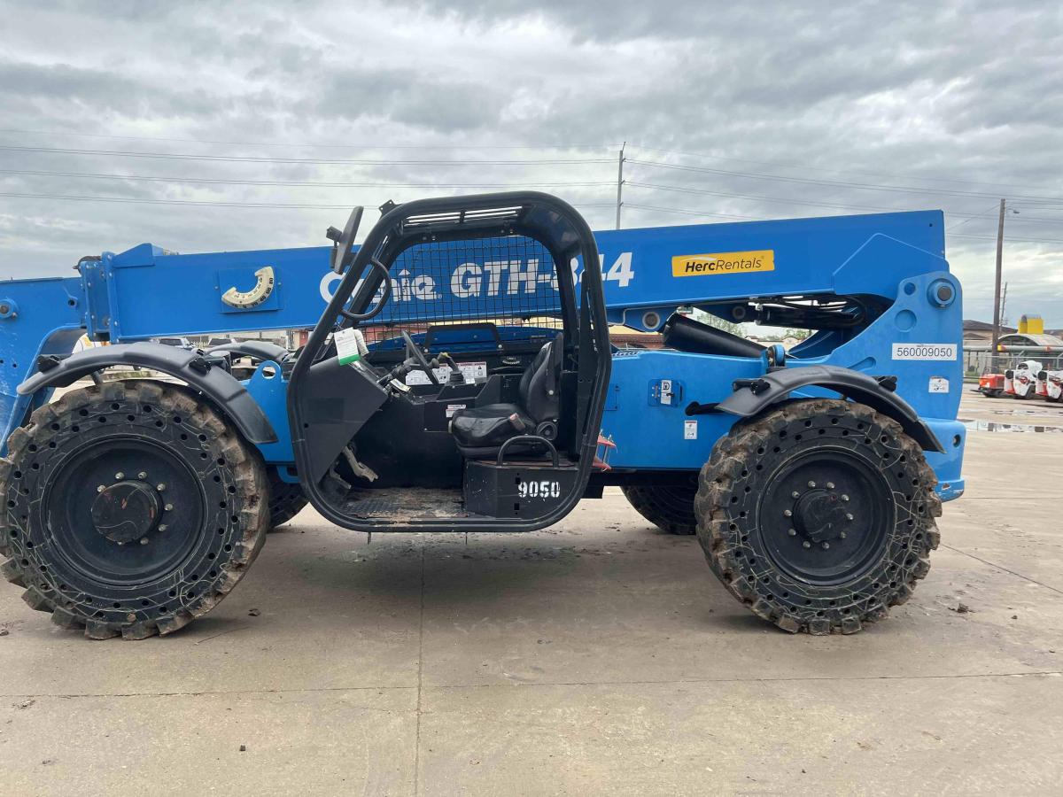 2018 Genie GTH 844