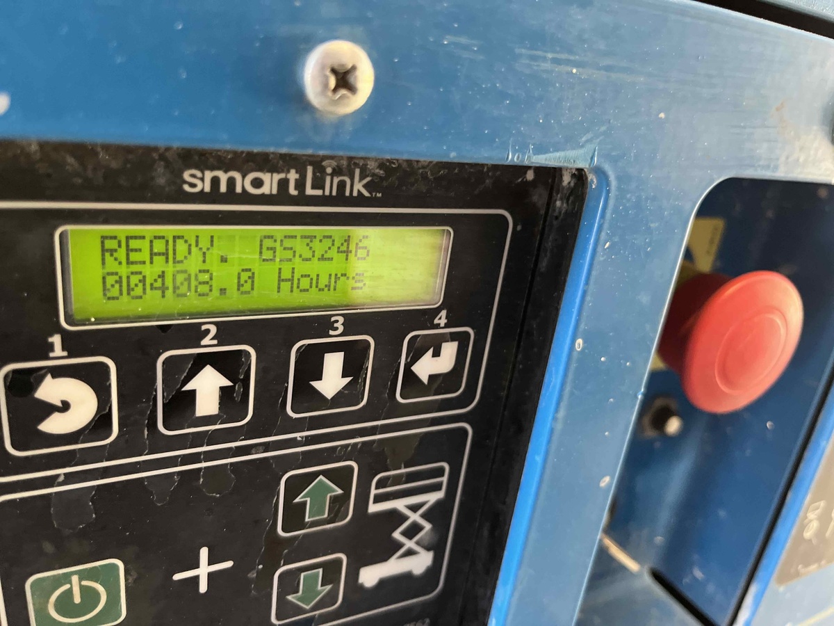 2017 Genie GS-3246-4