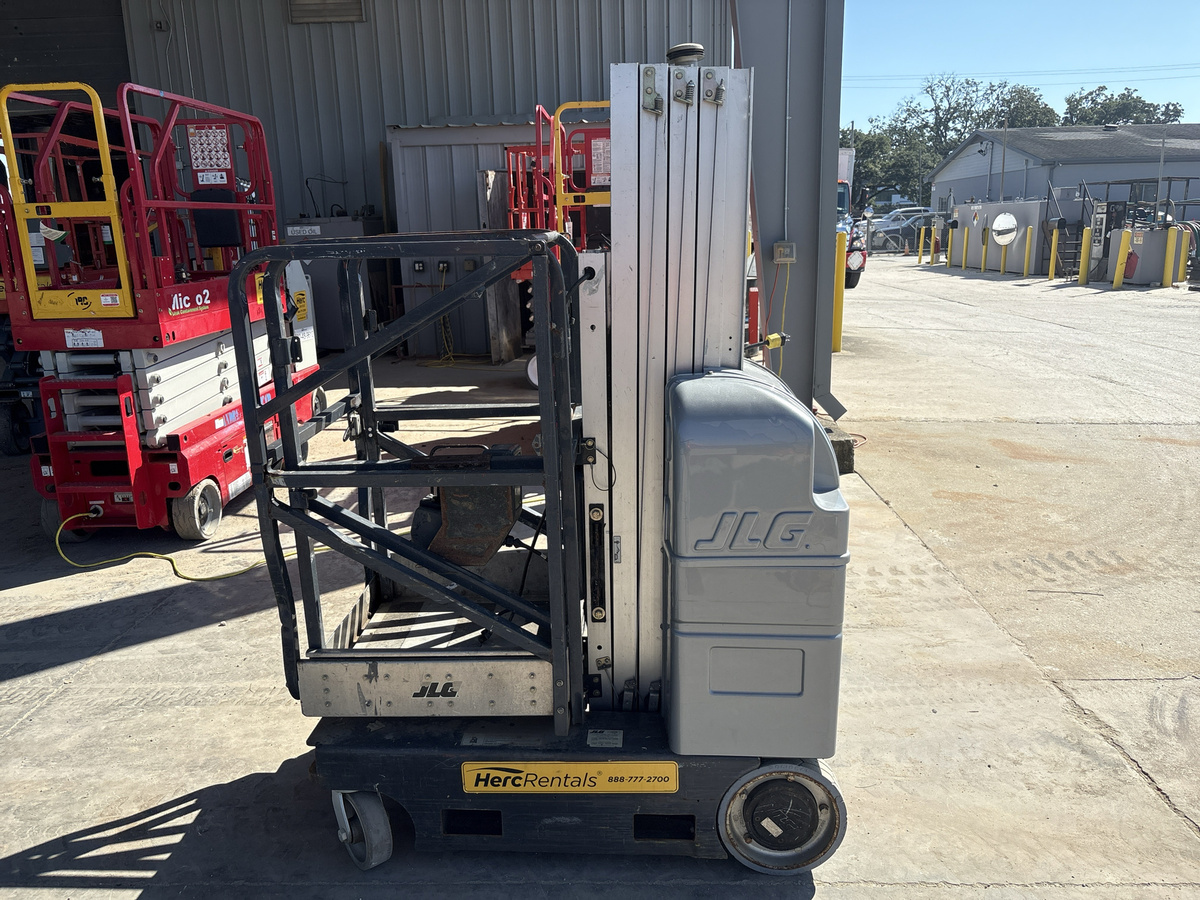 2014 JLG 20MVL