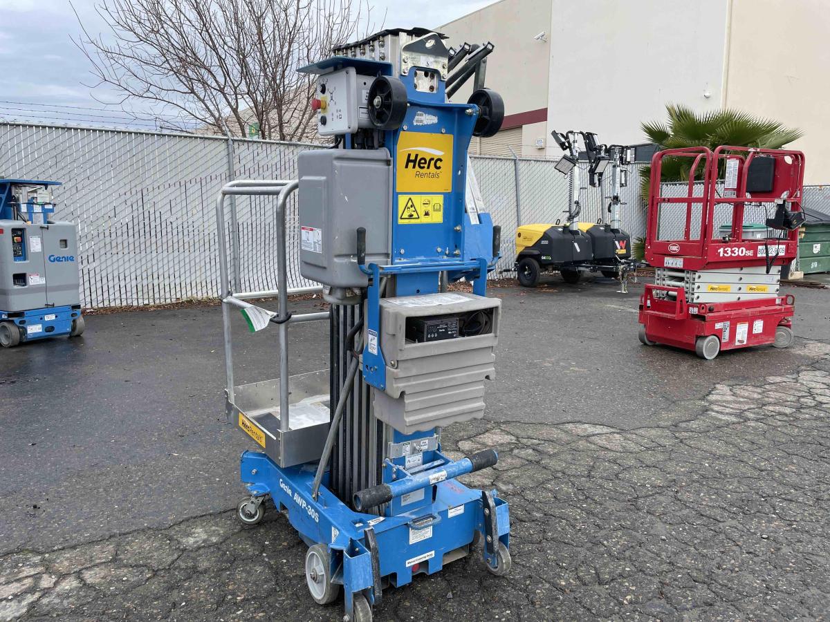 2019 Genie AWP-30S