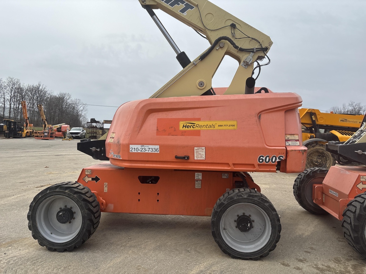 2018 JLG 600S