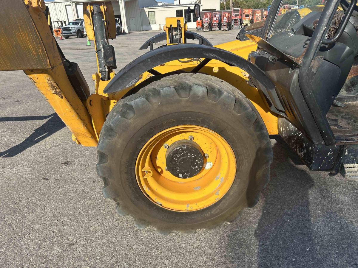 2017 JCB 510-56