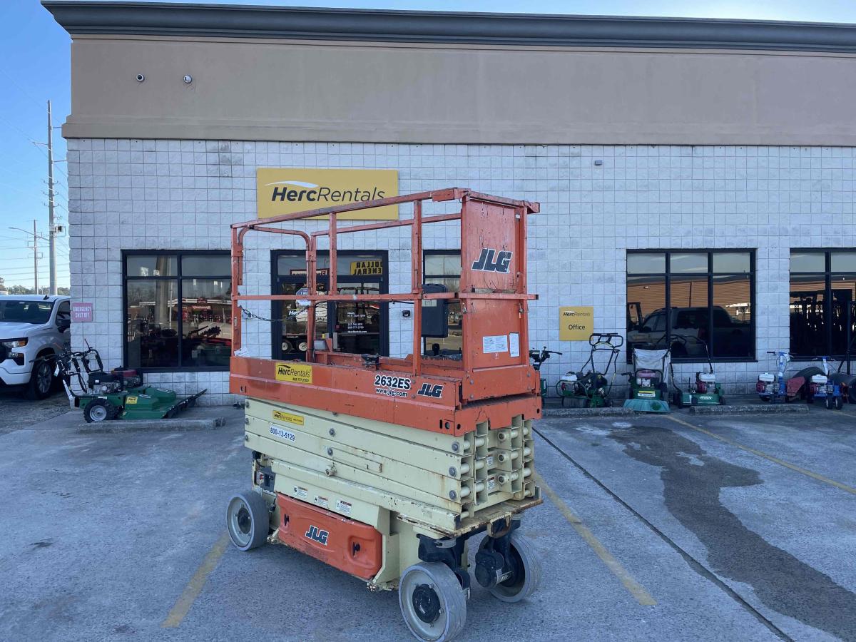 2017 JLG 2632ES