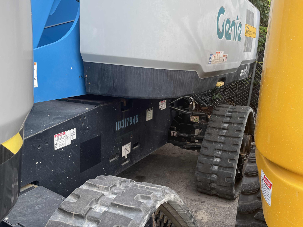 2020 Genie S-65 Trax