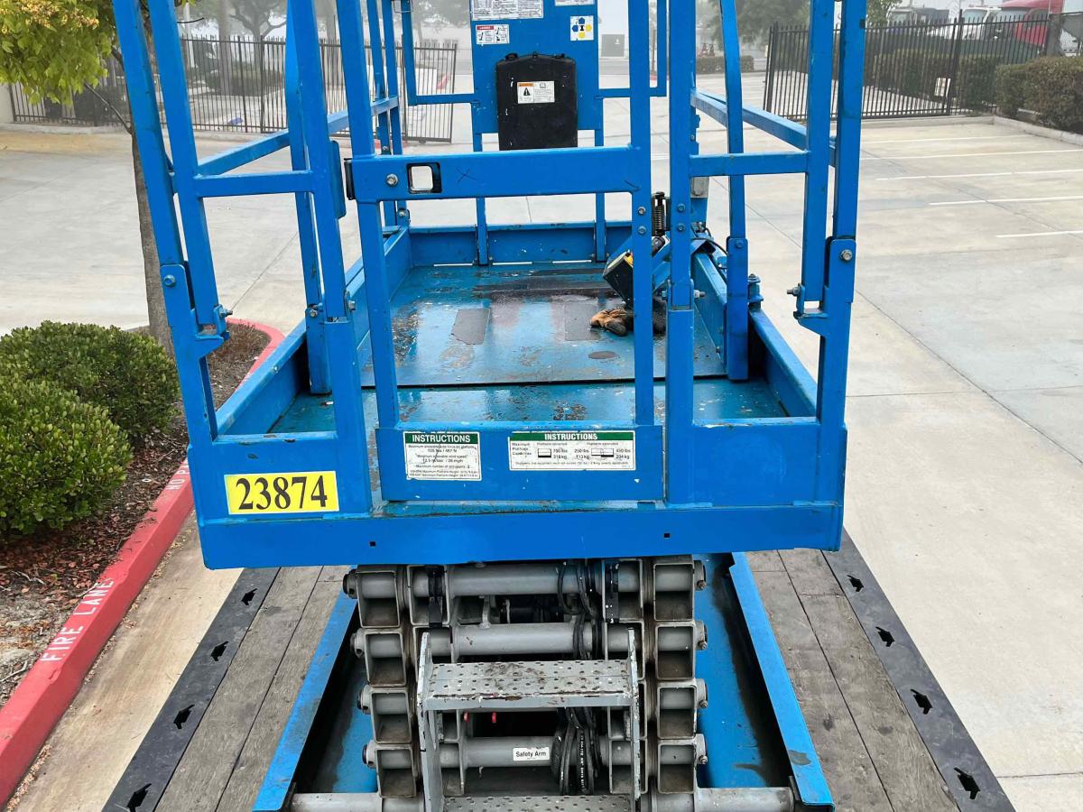 2018 Genie GS-3246-4