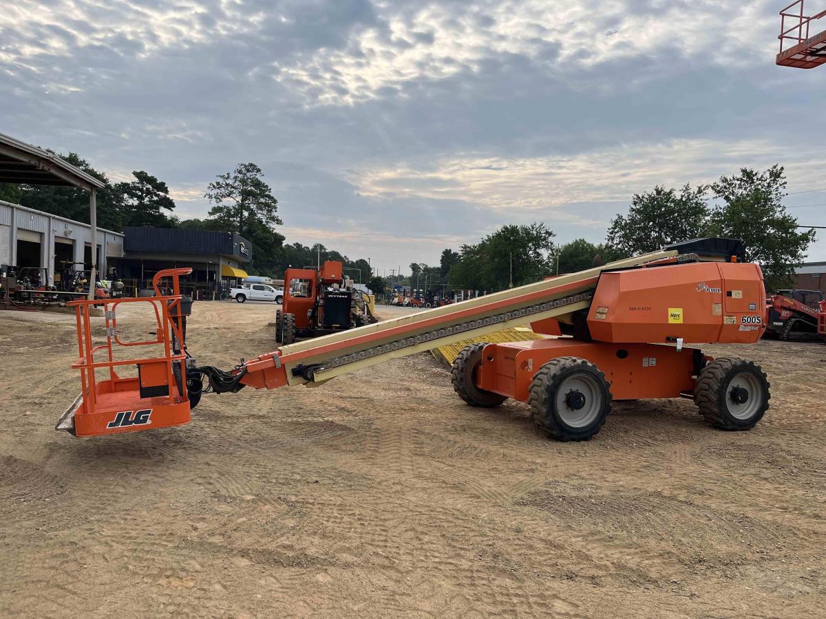 2016 JLG 600S