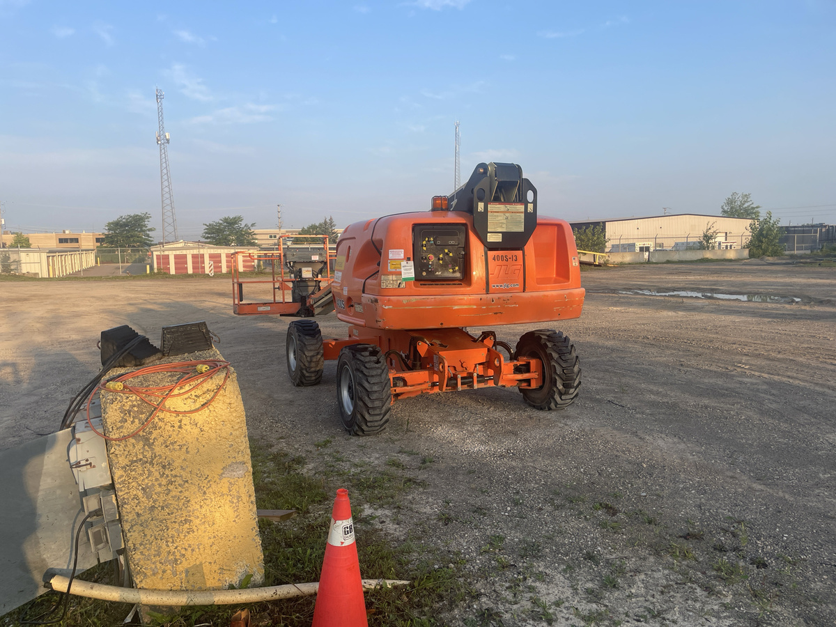 2019 JLG 400S-2