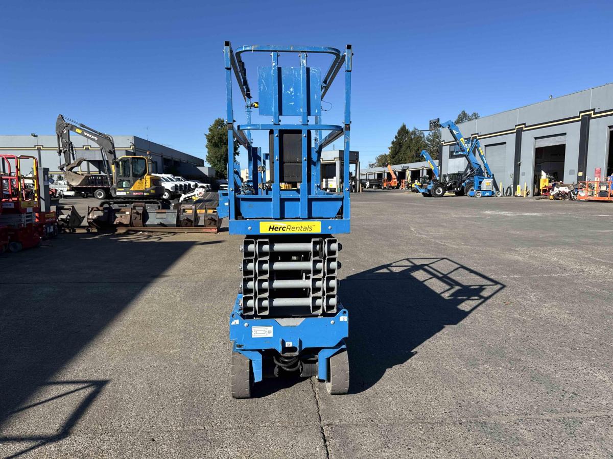 2017 Genie GS-3232